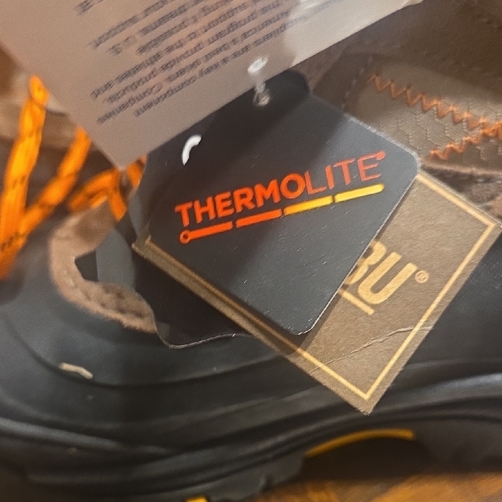 Khombu Tan and Black Outdoor Boots with Orange Laces In Men's Size 9 NWOB - Picture 6 of 10